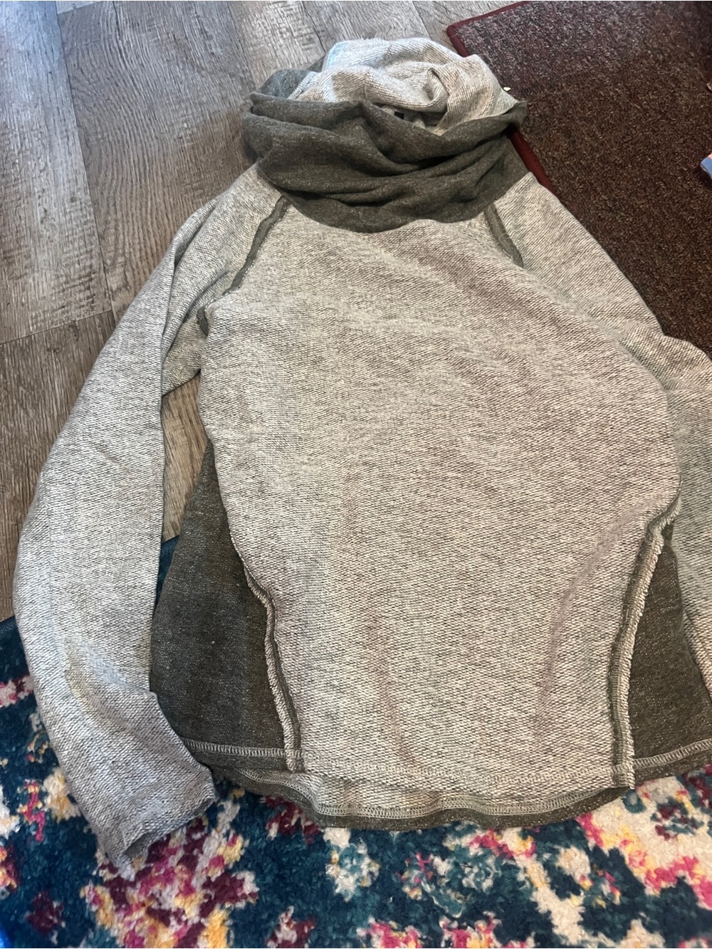 Kuhl medium sweater top